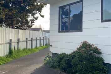76 Shifnal Drive, Randwick Park