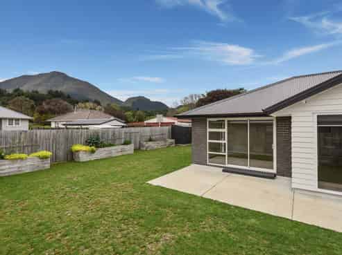 32 Tiwhatiwha Crescent, Kawerau