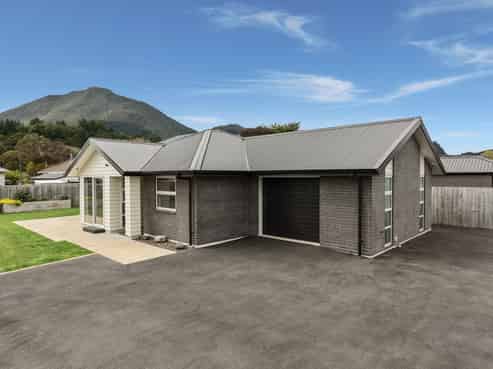 32 Tiwhatiwha Crescent, Kawerau