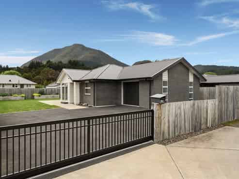 32 Tiwhatiwha Crescent, Kawerau