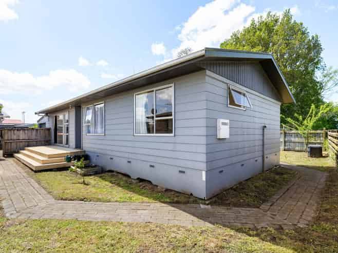 49A Karen Crescent, Dinsdale