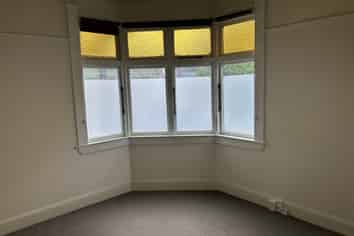 Standalone Space in High-Visibility Tahunanui