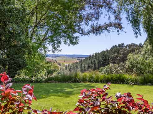 40 Longview Road, Poraiti