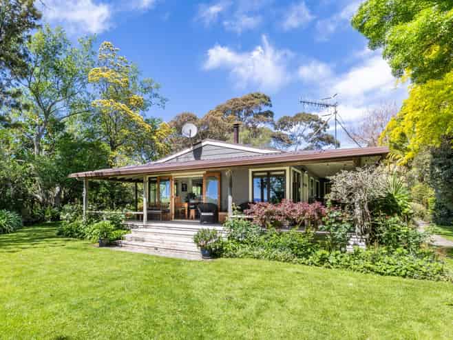 40 Longview Road, Poraiti