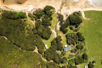 Lot 2 Te Aroha Bay, East Bay