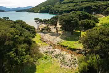 Lot 2 Te Aroha Bay, East Bay