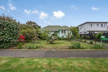 80 Longfellow Street, Trentham