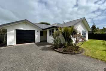 36 Henley Street, Westport