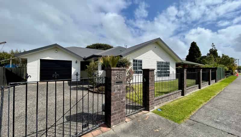 36 Henley Street, Westport
