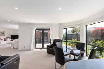 17 Stableford Green, Burnside