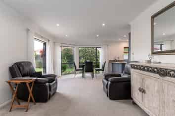 17 Stableford Green, Burnside