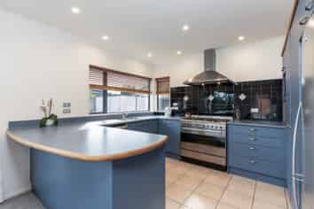 17 Stableford Green, Burnside