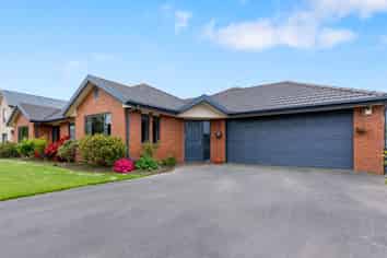 17 Stableford Green, Burnside