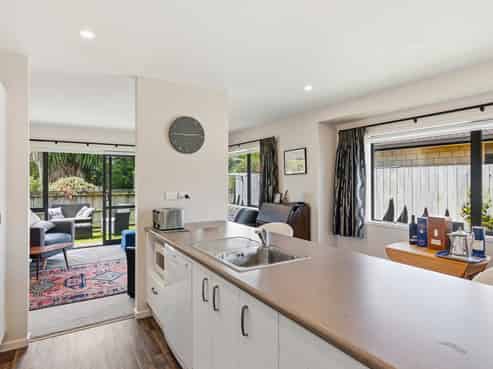 20/3 Georgia Grove, Paraparaumu