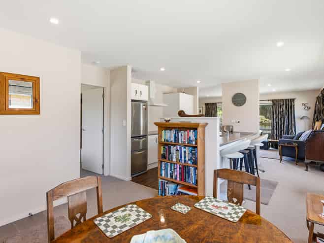 20/3 Georgia Grove, Paraparaumu