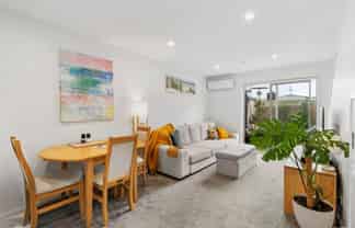 4/7 Flanshaw Road, Te Atatu South