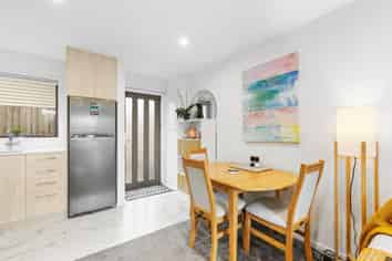 4/7 Flanshaw Road, Te Atatu South
