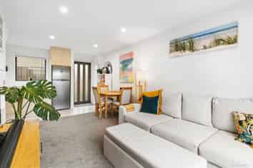4/7 Flanshaw Road, Te Atatu South
