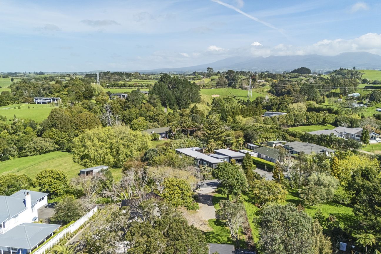 Prime sections with city and country appeal - Vista 3