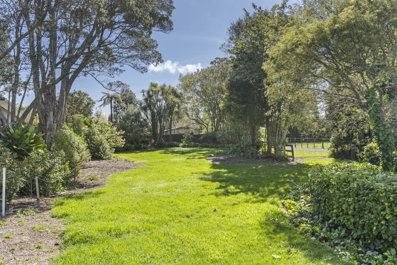 Prime sections with city and country appeal - Vista 5