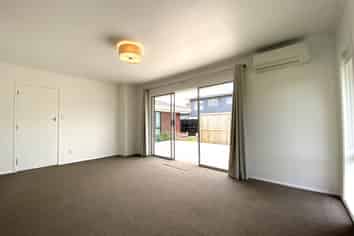 2/17 Omana Road, Milford