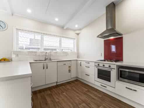 27 Whittle Place, New Windsor