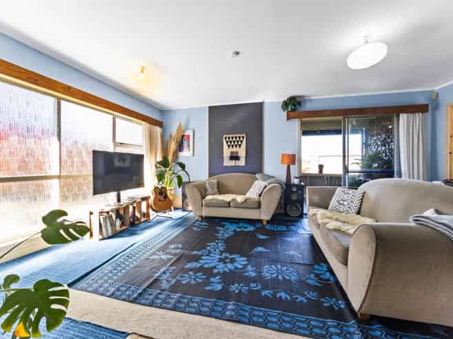 27 Whittle Place, New Windsor