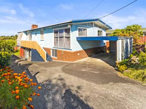 27 Whittle Place, New Windsor