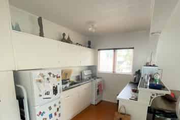 10/11 Owens Road, Epsom