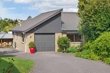 44 Heron Avenue East, Matua