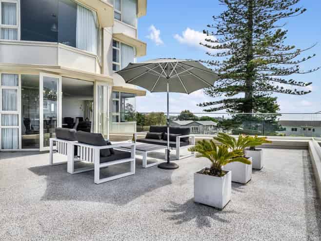 1/90 Kitchener Road, Milford