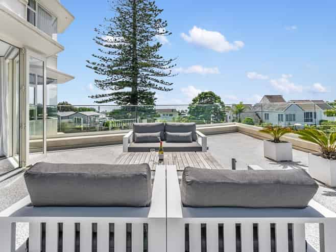  1/90 Kitchener Road, Milford