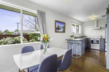 82 Farquhars Road, Redwood