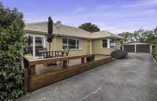 82 Farquhars Road, Redwood