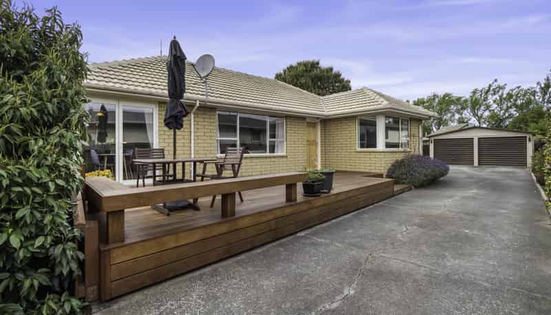 82 Farquhars Road, Redwood