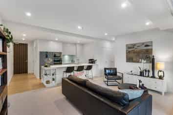 G05/8 Lake Pupuke Drive, Takapuna