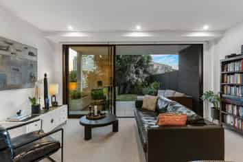 G05/8 Lake Pupuke Drive, Takapuna