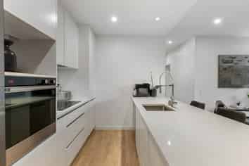 G05/8 Lake Pupuke Drive, Takapuna