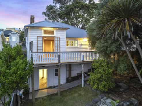 33 Second Avenue, Kingsland