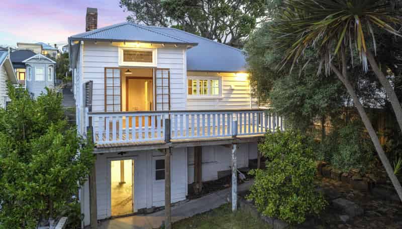 33 Second Avenue, Kingsland