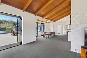 14 Simpson Road, Westmere