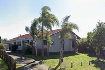 24 Nicholas Ave (Front House), Whitianga