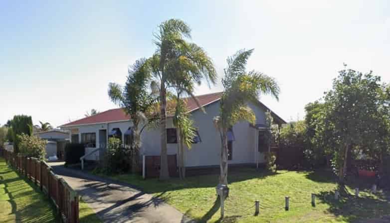 24 Nicholas Ave (Front House), Whitianga