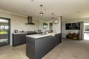 392 Rosebrook Road, Claremont