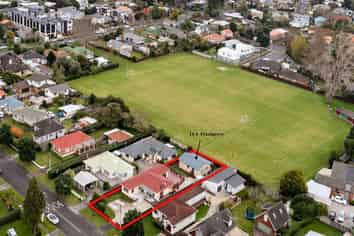14 Peachgrove Road, Te Atatu Peninsula