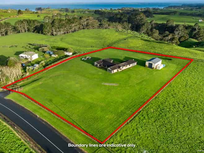 184 Grahams Beach Road, Awhitu
