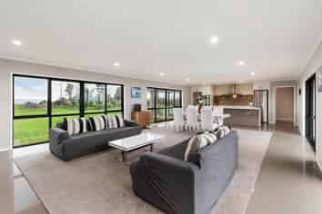 184 Grahams Beach Road, Awhitu