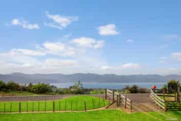 184 Grahams Beach Road, Awhitu