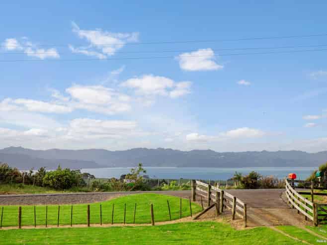 184 Grahams Beach Road, Awhitu