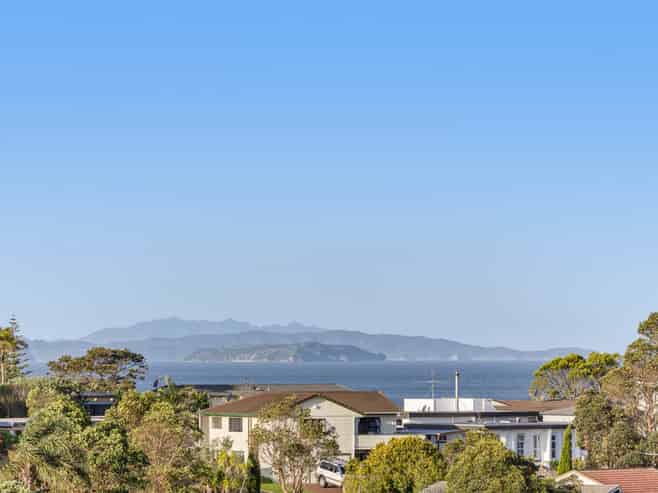 8 Fairway Avenue, Red Beach
